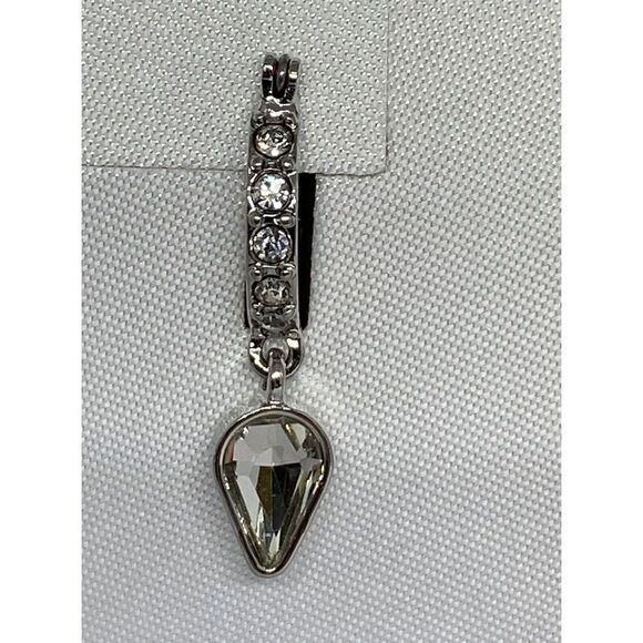 Guess A12067-21 Silver-Tone 2-Pc. Set Crystal Flower Earrings MSRP $25 G10 - Picture 5 of 6